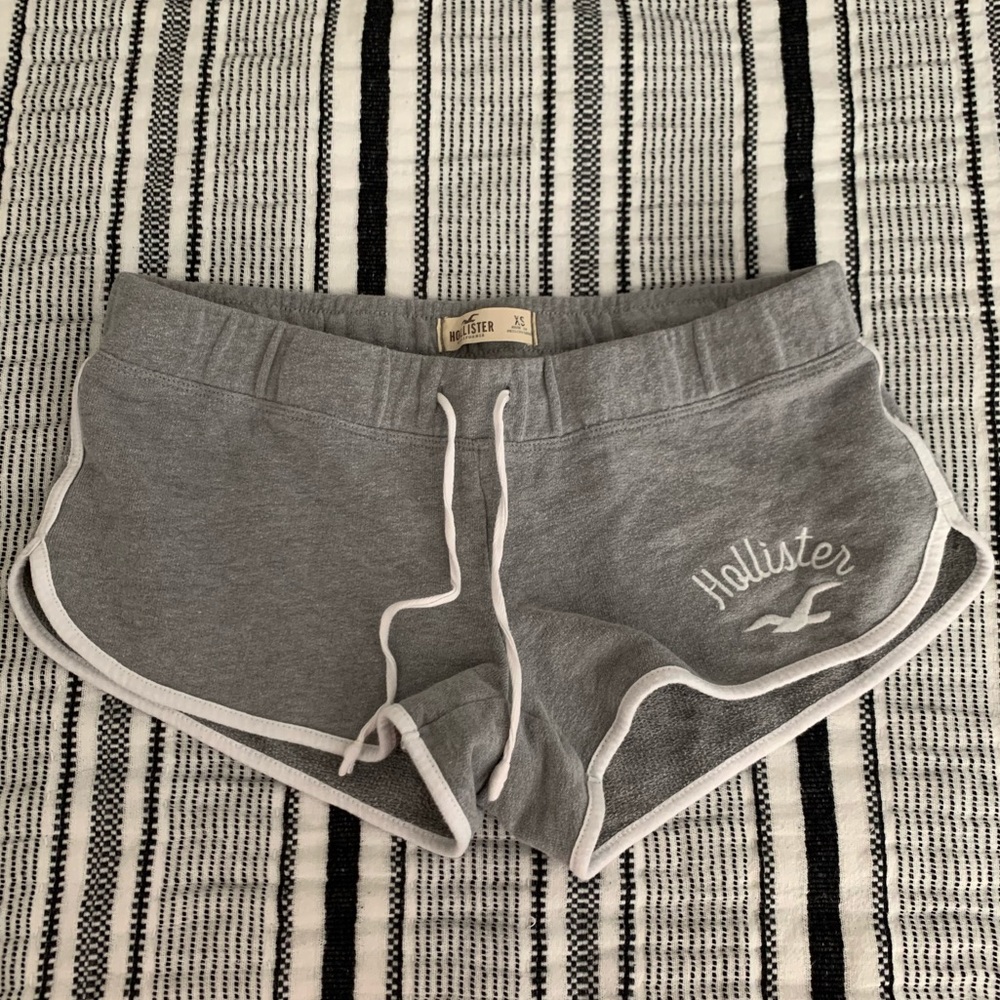 Hollister mini shorts